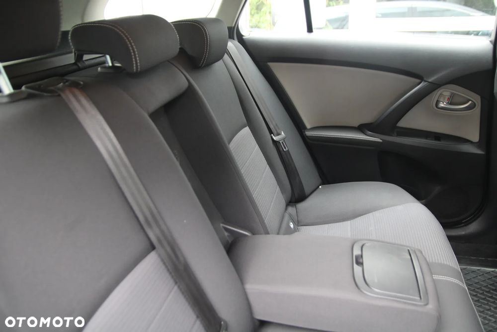 Toyota Avensis 2.0 D-4D Premium - 13