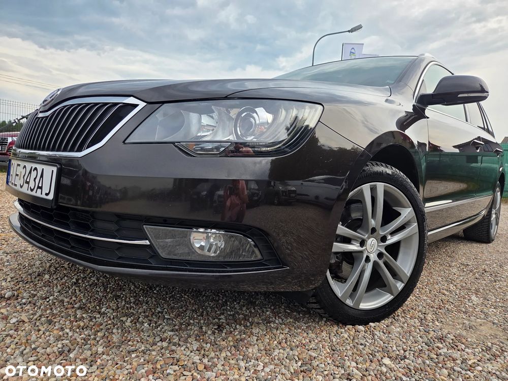 Skoda Superb 2.0 TDI DSG Exclusive - 1