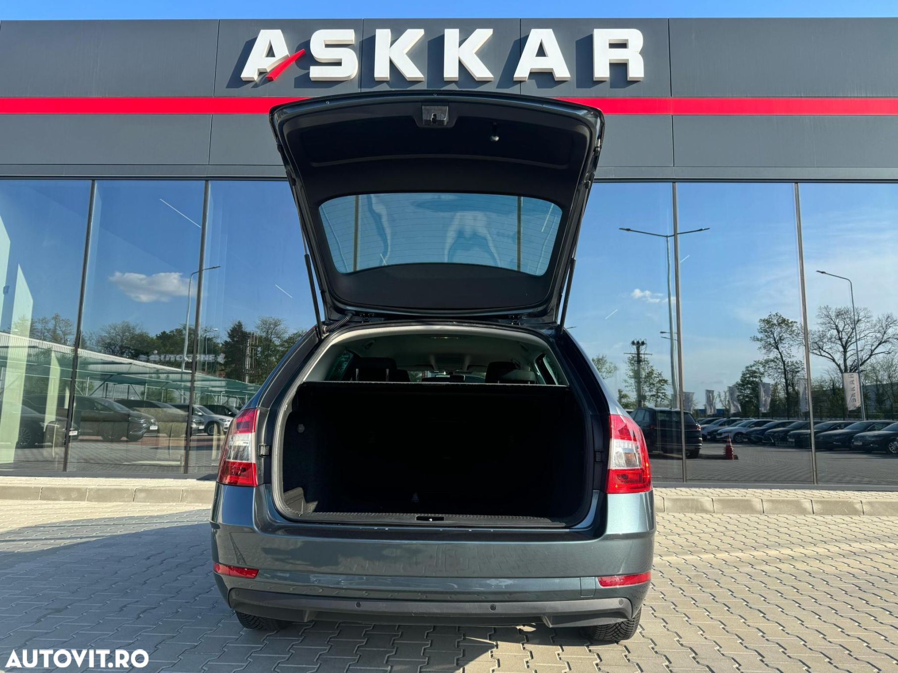 Skoda Octavia Combi Diesel 1.6 TDI Ambition - 7