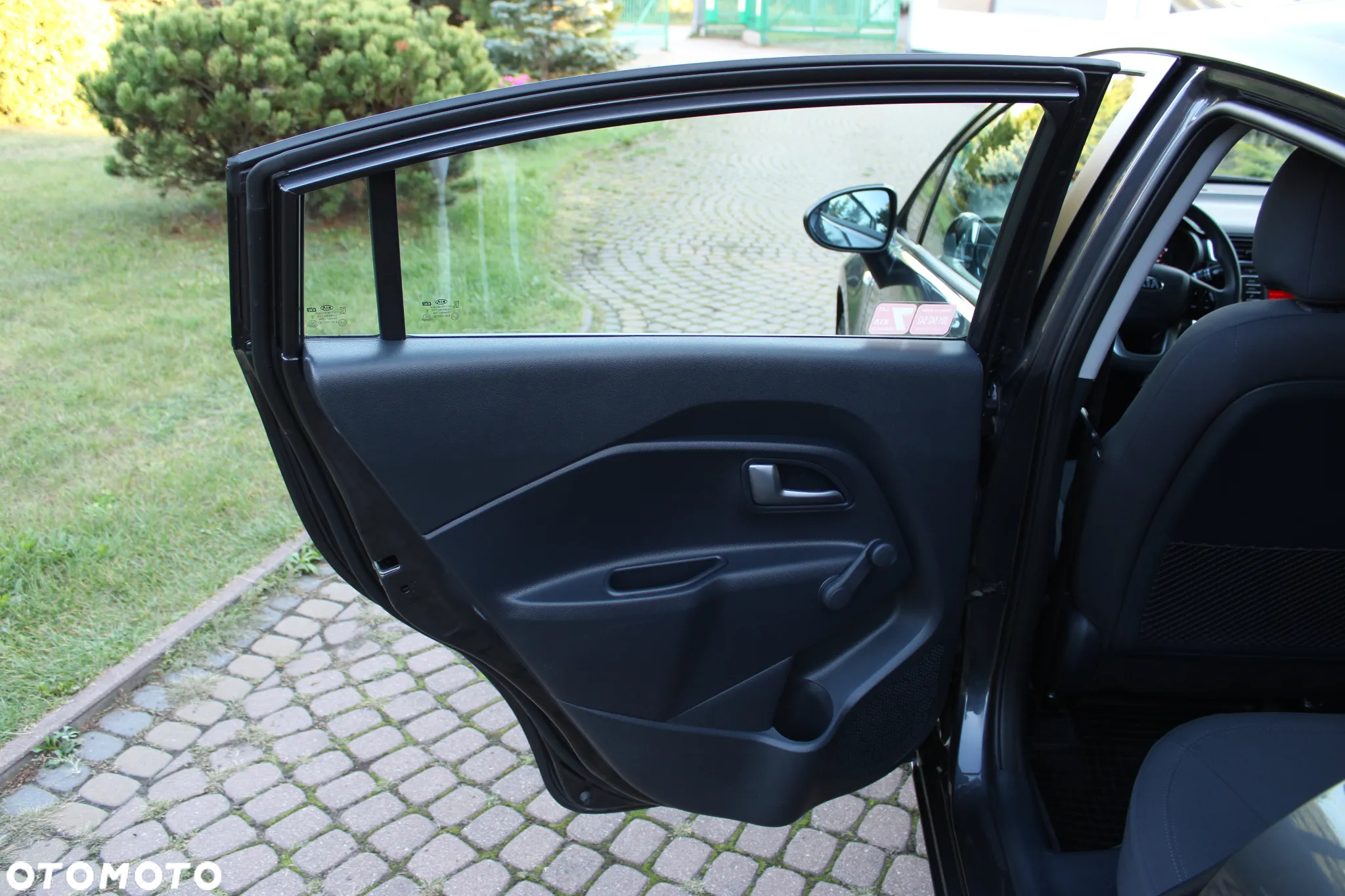 Kia Rio 1.4 M - 19