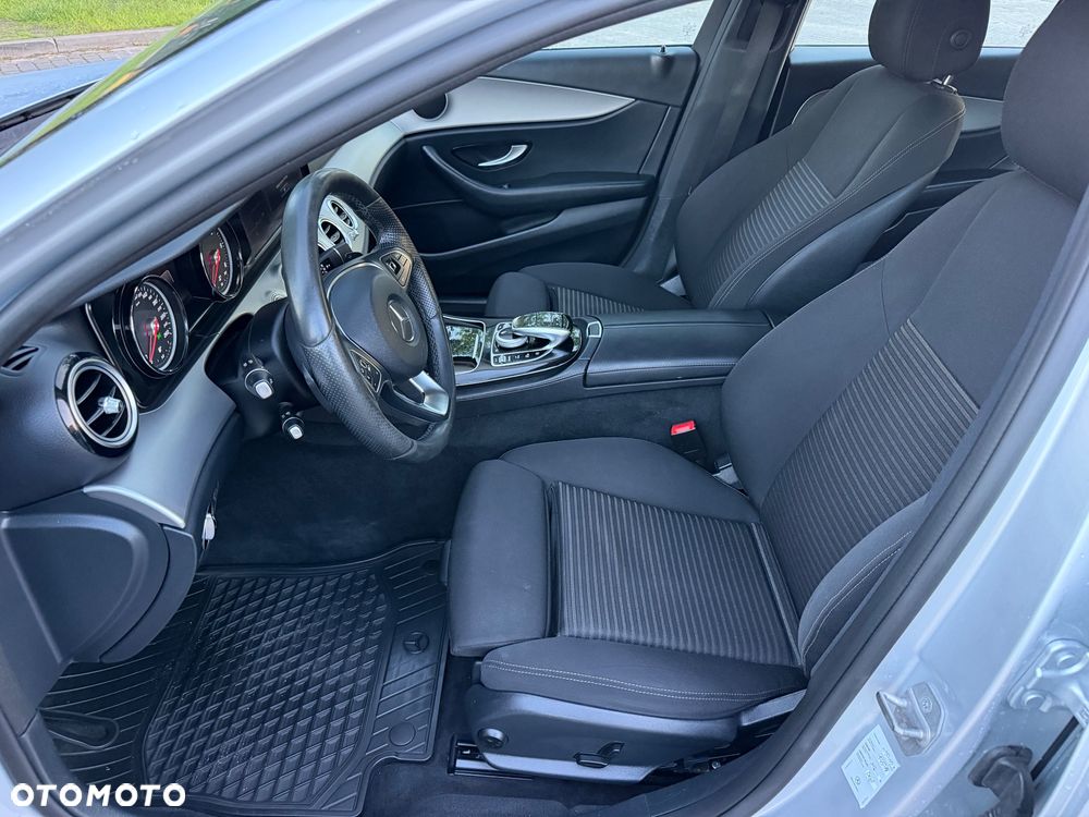 Mercedes-Benz Klasa E 220 d 9G-TRONIC - 18
