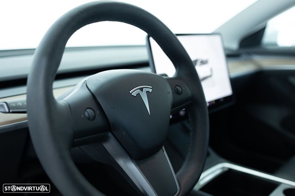 Tesla Model 3 Long-Range Dual Motor AWD - 16