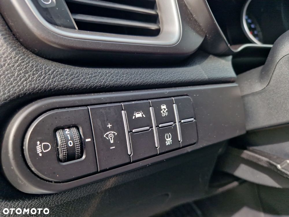 Kia Ceed 1.5 T-GDI M DCT - 16