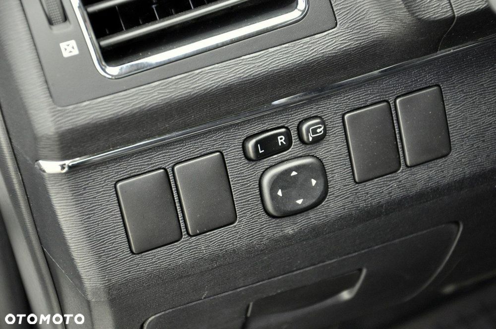 Toyota Avensis 2.0 Multidrive S Executive - 23