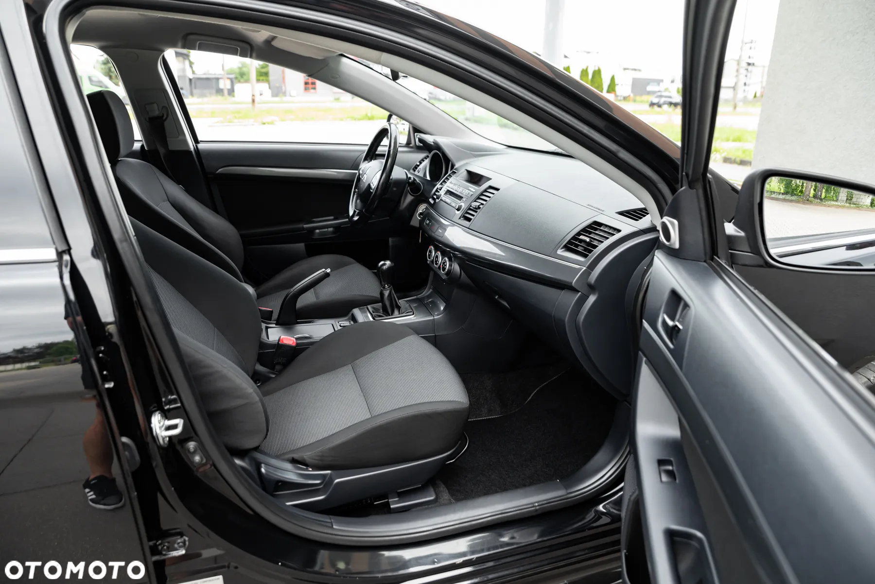 Mitsubishi Lancer 1.8 Inform - 24