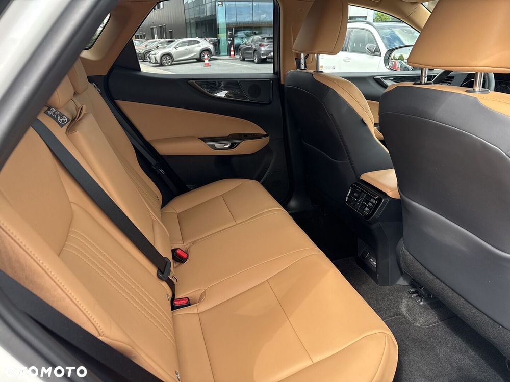 Lexus NX 350h Prestige 2WD - 17