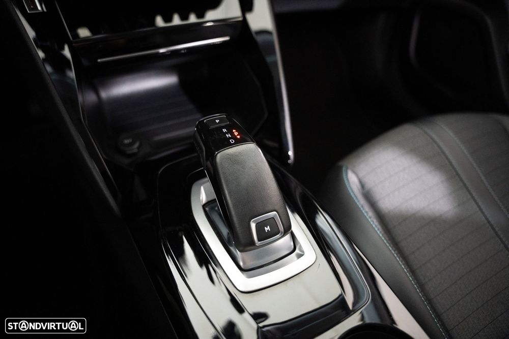 Peugeot 2008 1.2 PureTech Allure EAT8 - 9