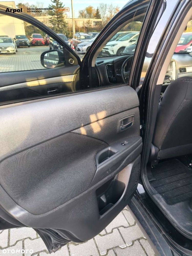 Mitsubishi Outlander 2.2 DID Intense + 4WD - 20