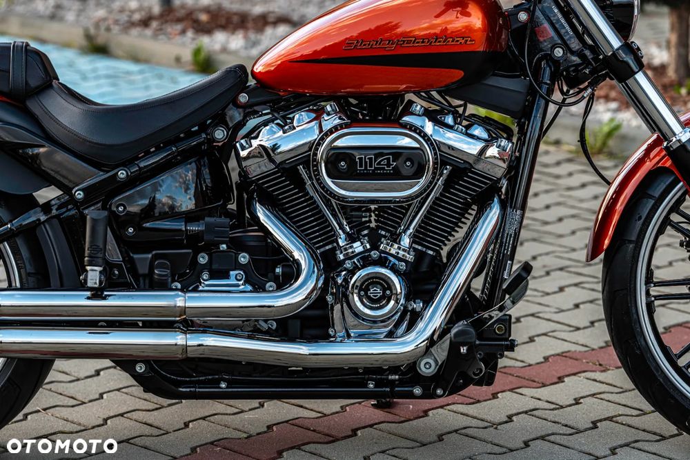 Harley-Davidson Softail Breakout - 36