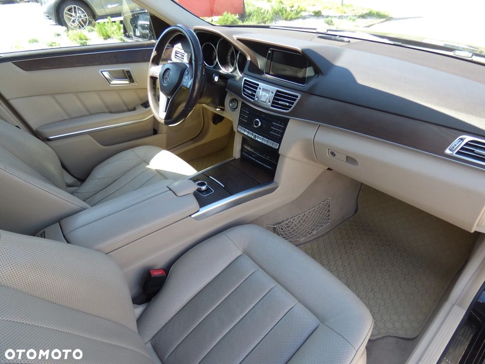 Mercedes-Benz Klasa E 220 BlueTEC 4-Matic Avantgarde - 17