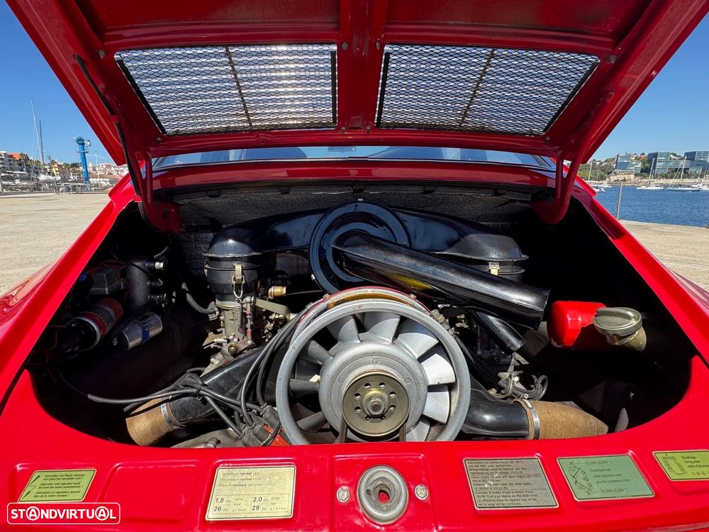 Porsche 911 Série F - 21