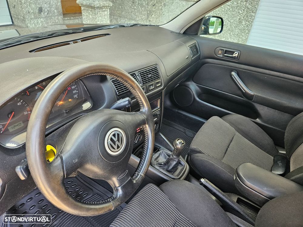 VW Golf 1.9 TDi Highline - 9