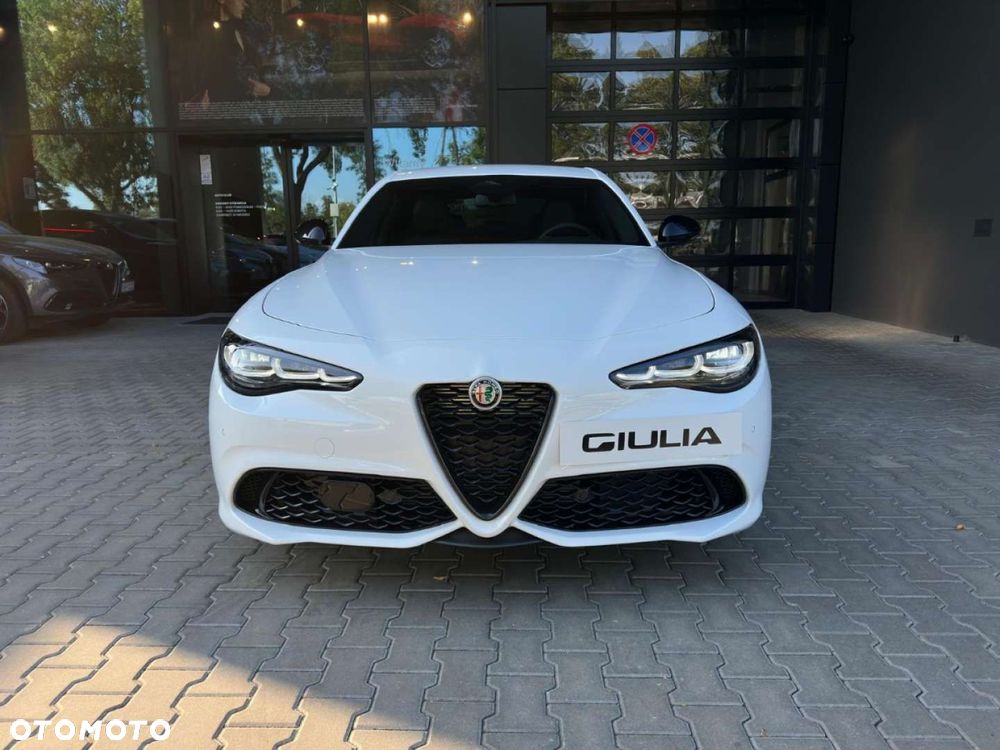 Alfa Romeo Giulia - 4