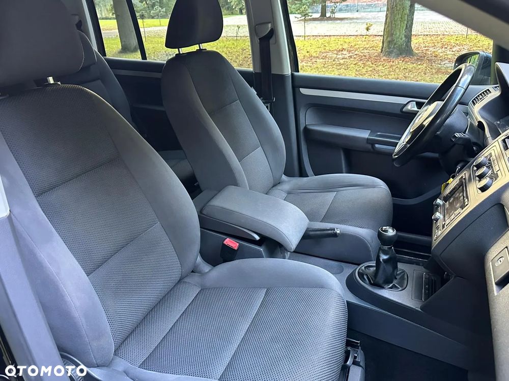 Volkswagen Touran 1.2 TSI STYLE - 17