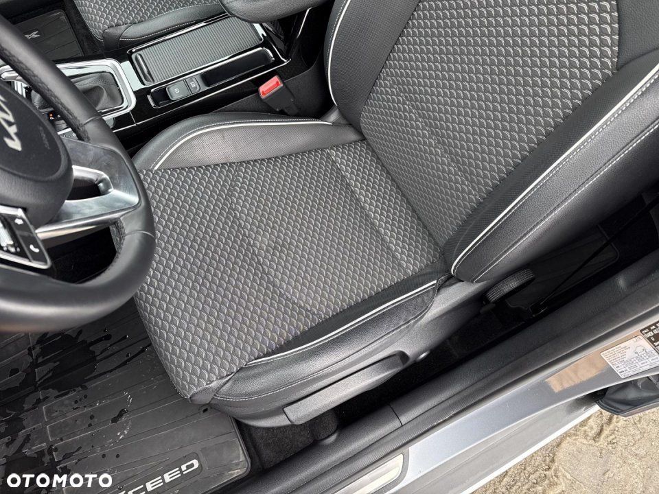 Kia XCeed - 15