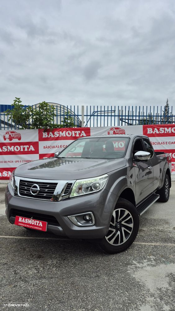 Nissan Np300 - 1