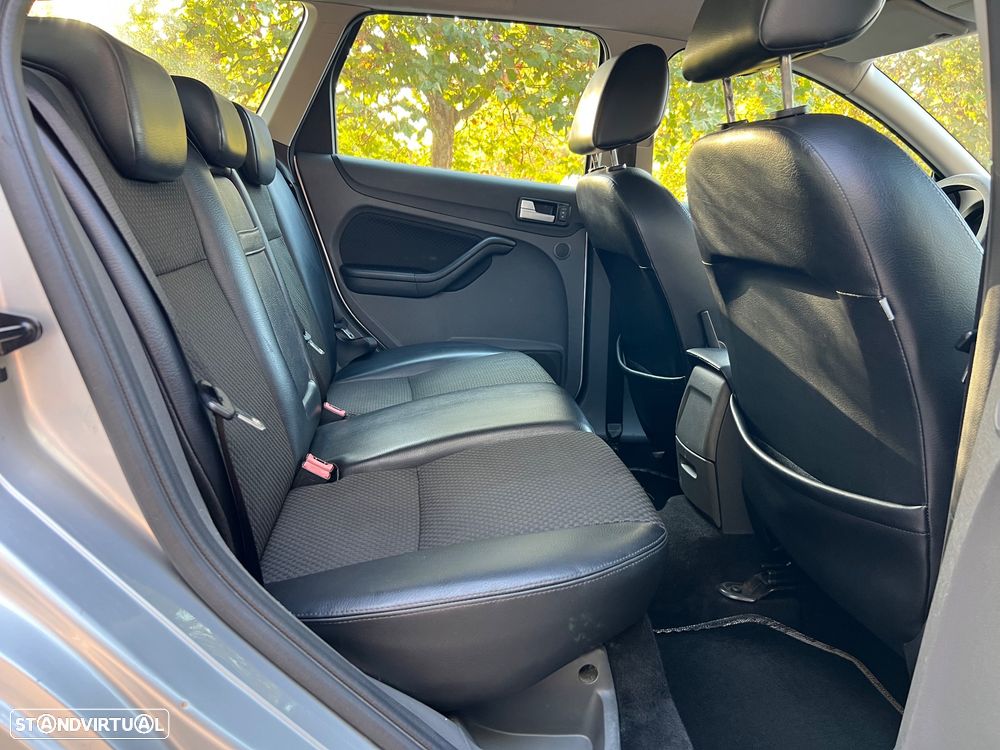 Ford Focus SW 1.6 TDCi Titanium - 8