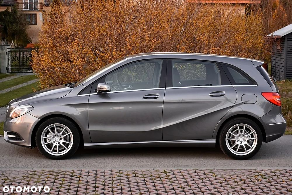 Mercedes-Benz Klasa B 180 BlueEFFICIENCY Edition Style - 13