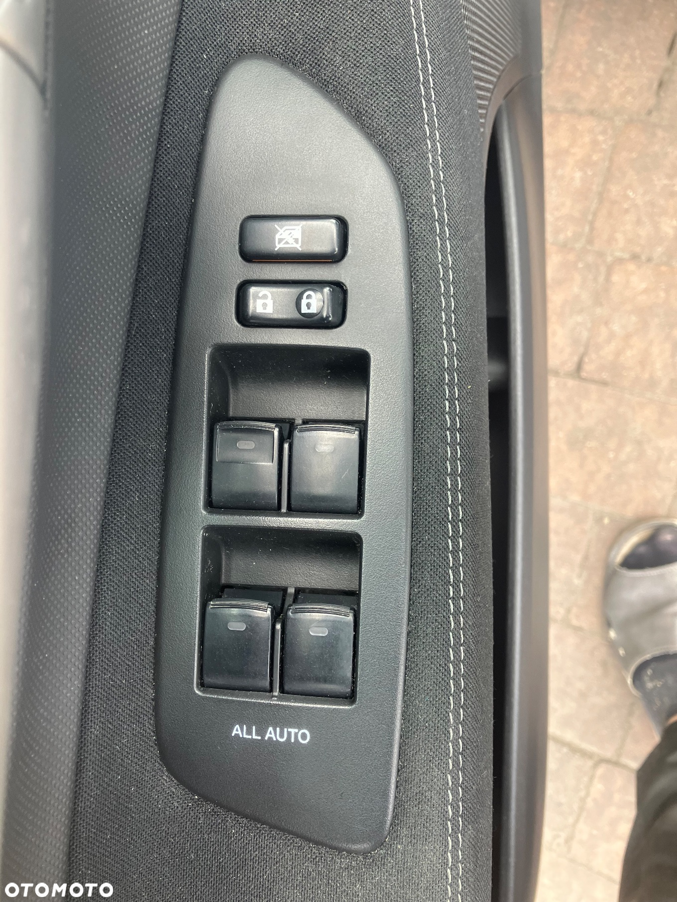 Toyota Auris 1.33 Dual-VVT-i Comfort - 24