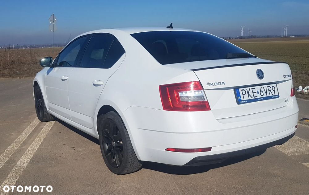Skoda Octavia 2.0 TDI SCR 4x4 Style DSG - 9
