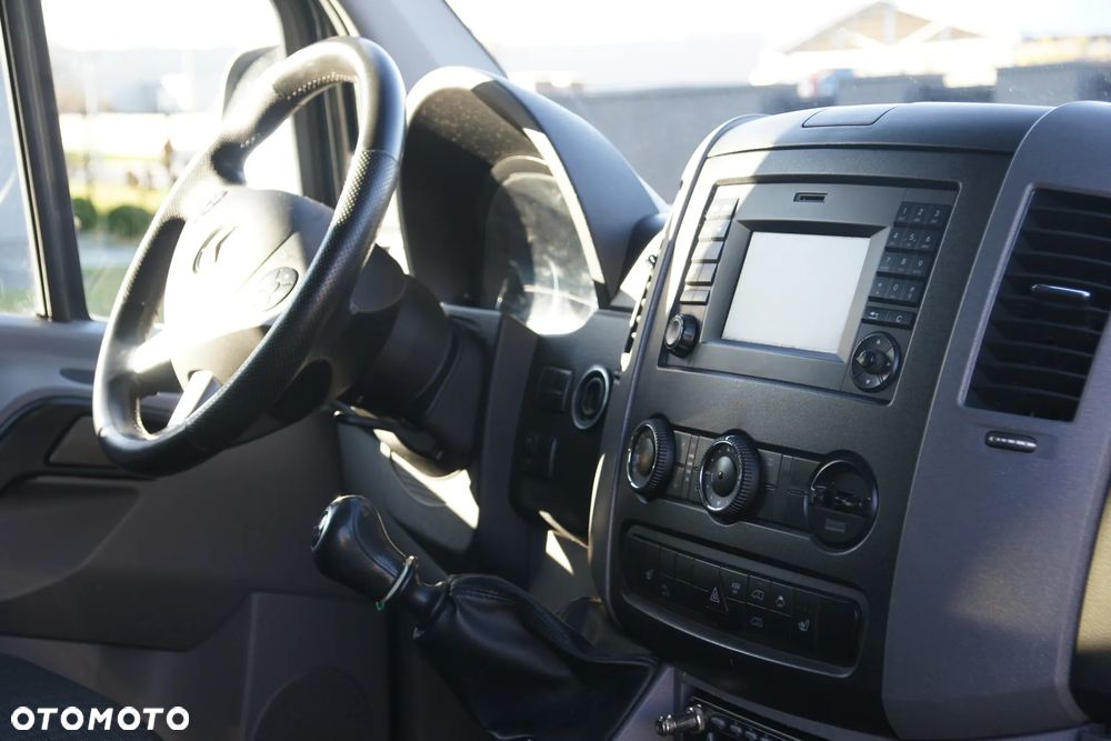 Mercedes-Benz SPRINTER - 10