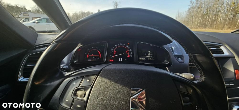 DS Automobiles DS 5 - 5