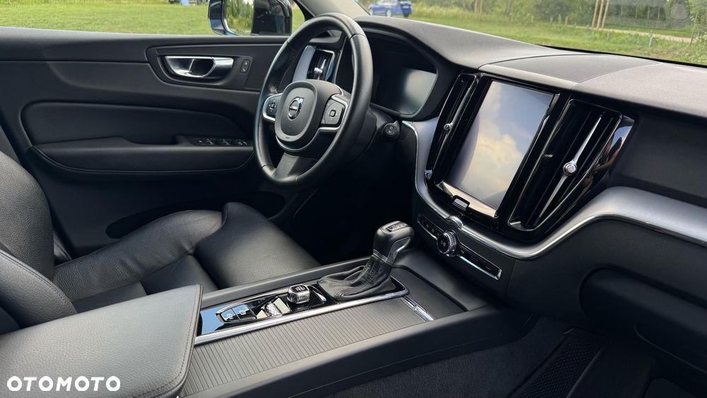 Volvo XC 60 D4 Momentum - 28