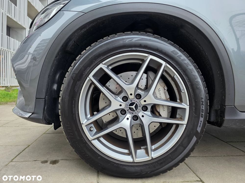 Mercedes-Benz GLC 250 4Matic 9G-TRONIC AMG Line - 39