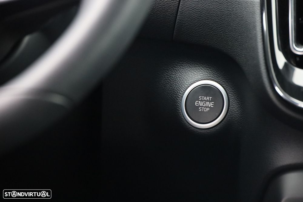 Volvo XC 40 1.5 T4 PHEV Core - 29