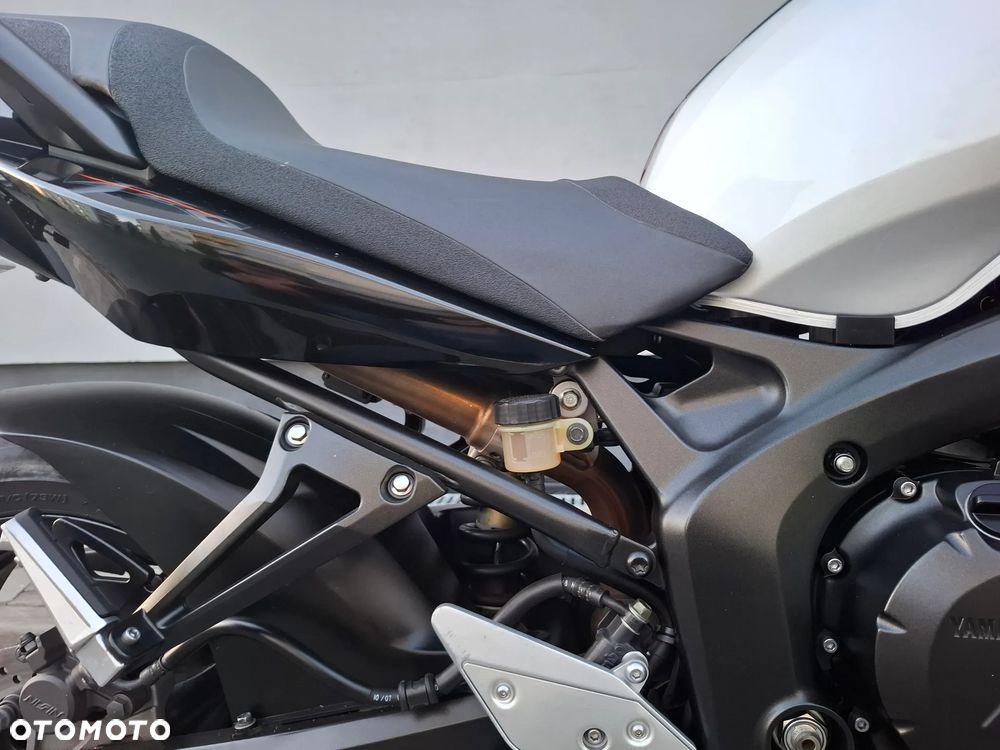 Yamaha FZ6 - 11