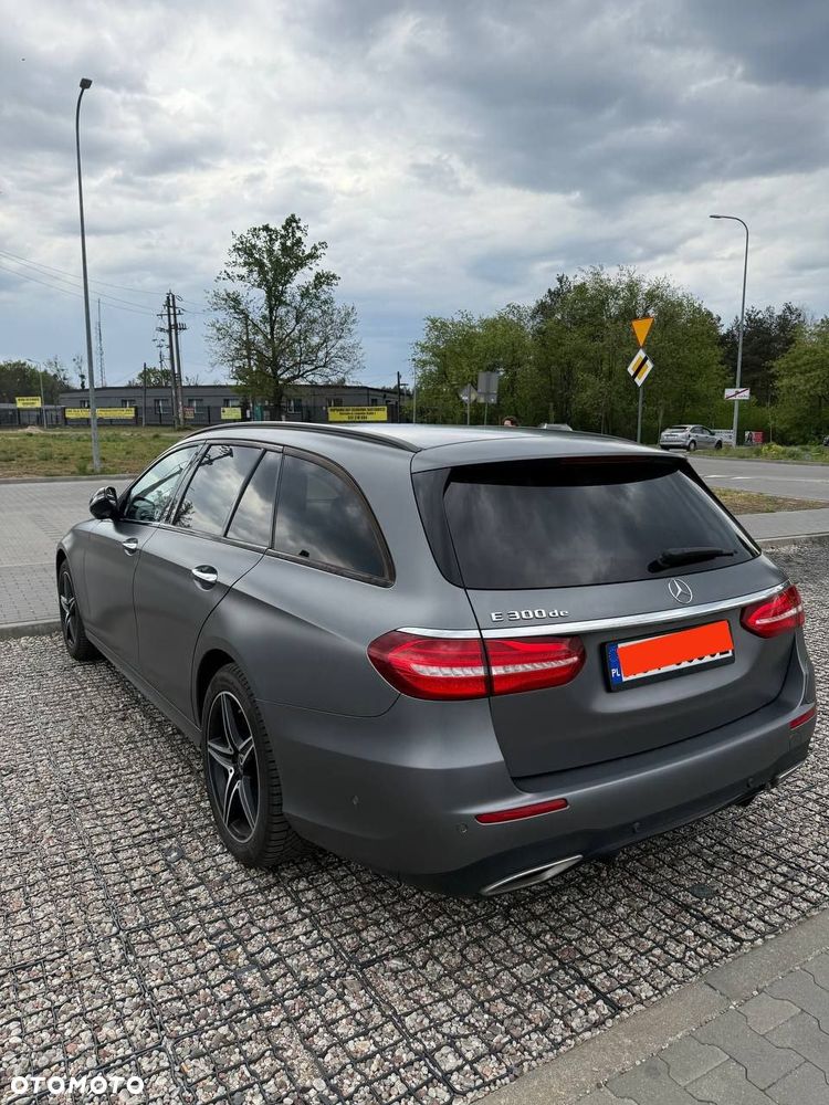 Mercedes-Benz Klasa E 300 de AMG - 2