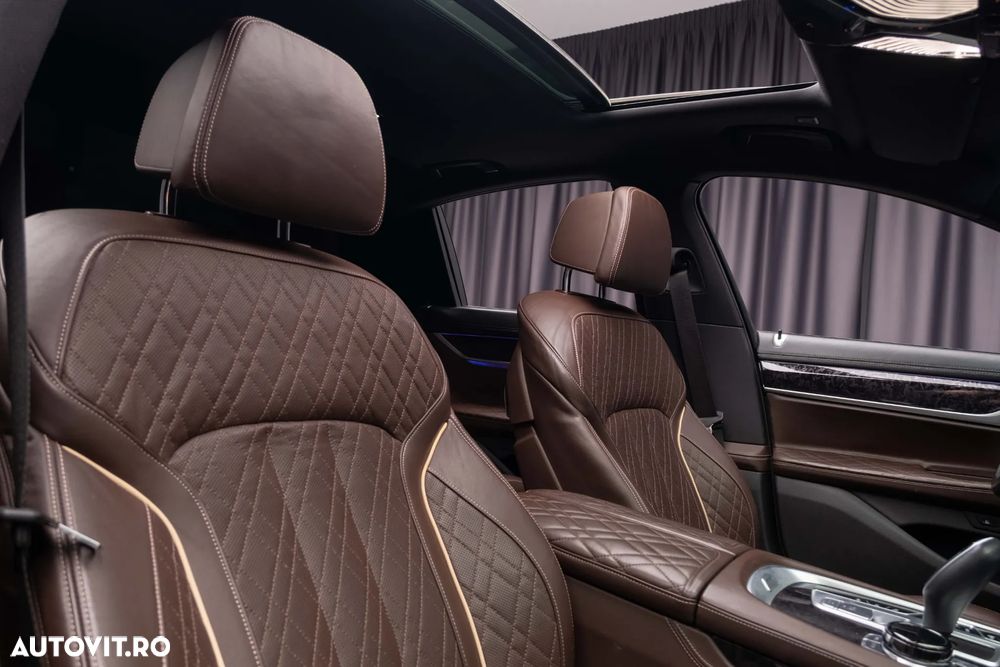BMW Seria 7 750i xDrive - 38