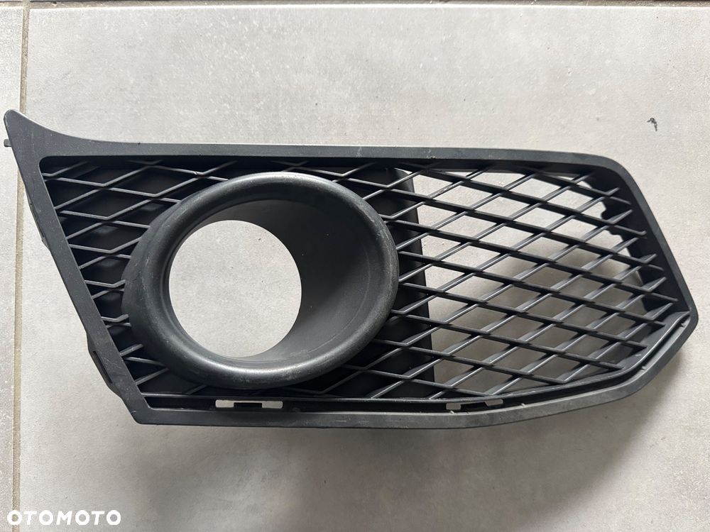 Honda Civic IX kratka zderzaka lift 14-