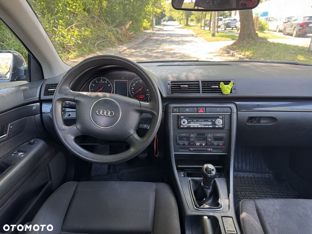 Audi A4 Limousine - 3