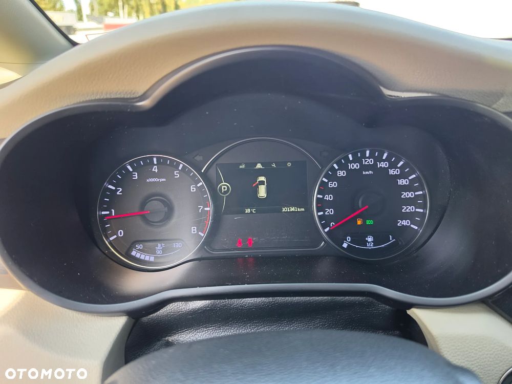 Kia Carens 2.0 GDI L - 26