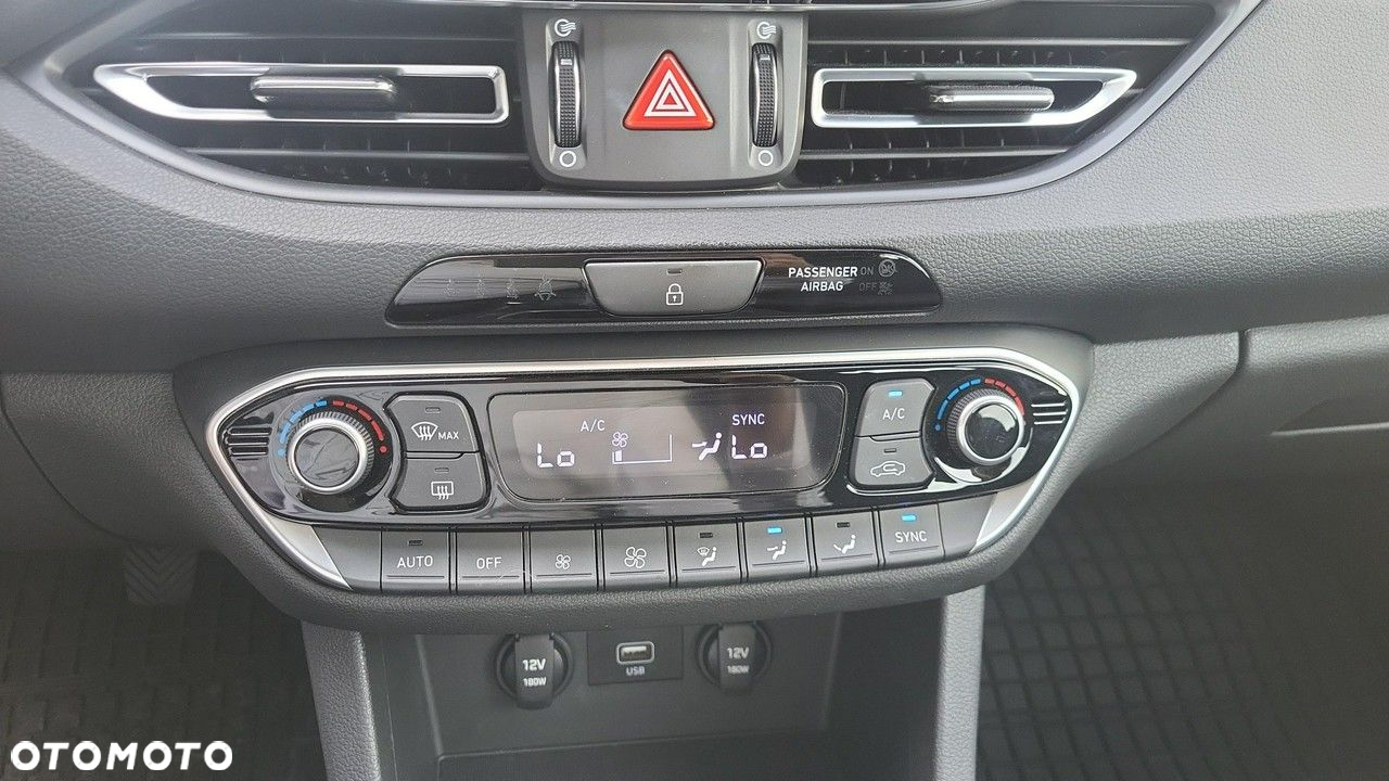 Hyundai i30 - 23