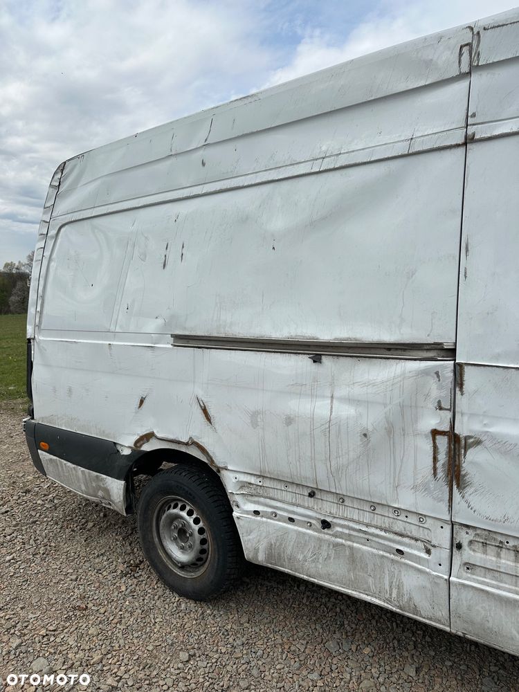 Mercedes-Benz Sprinter - 10