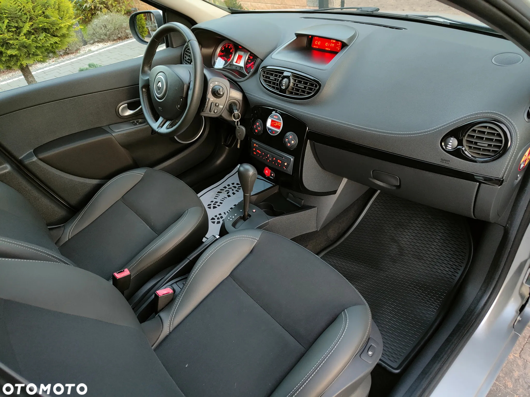 Renault Clio 1.6 16V Night&Day - 10