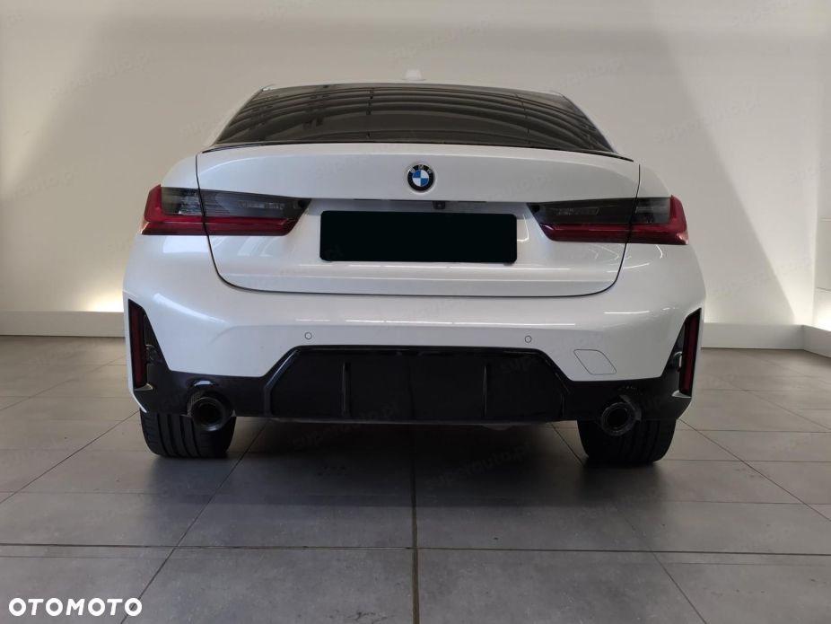 BMW Seria 3 330i xDrive M Sport sport - 3