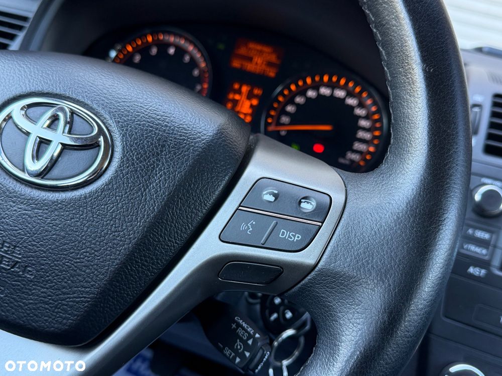 Toyota Avensis - 27