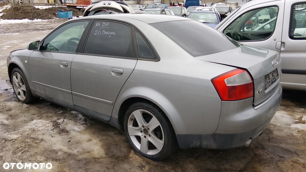 AUDI A4 B6 2.0 BENZYNA - 3