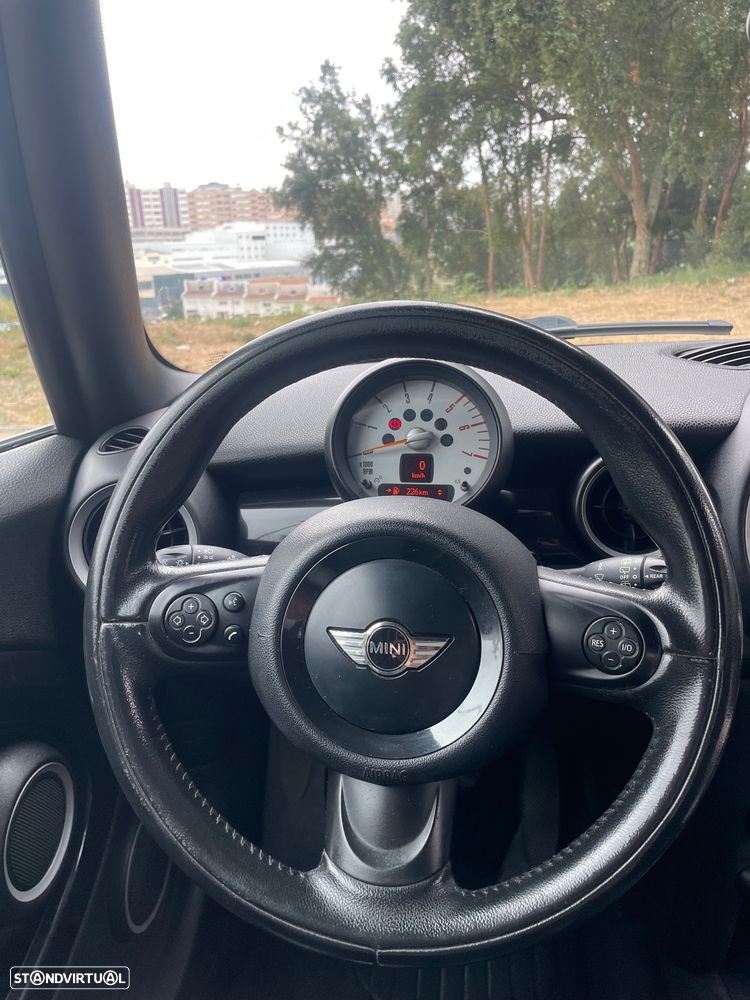MINI 3 Portas Cooper D - 16