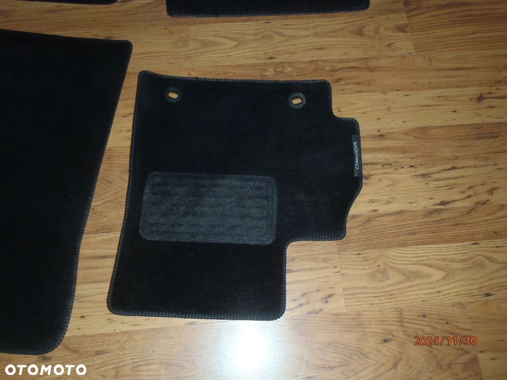 dywanikI dywanik wykładzina welur Chery Omoda 5 22-24r 4 szt ORYGINAŁ - 5