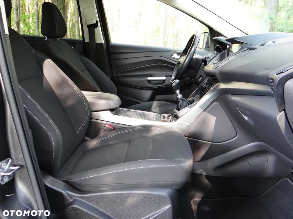 Ford Kuga 1.5 EcoBoost 2x4 Titanium - 17