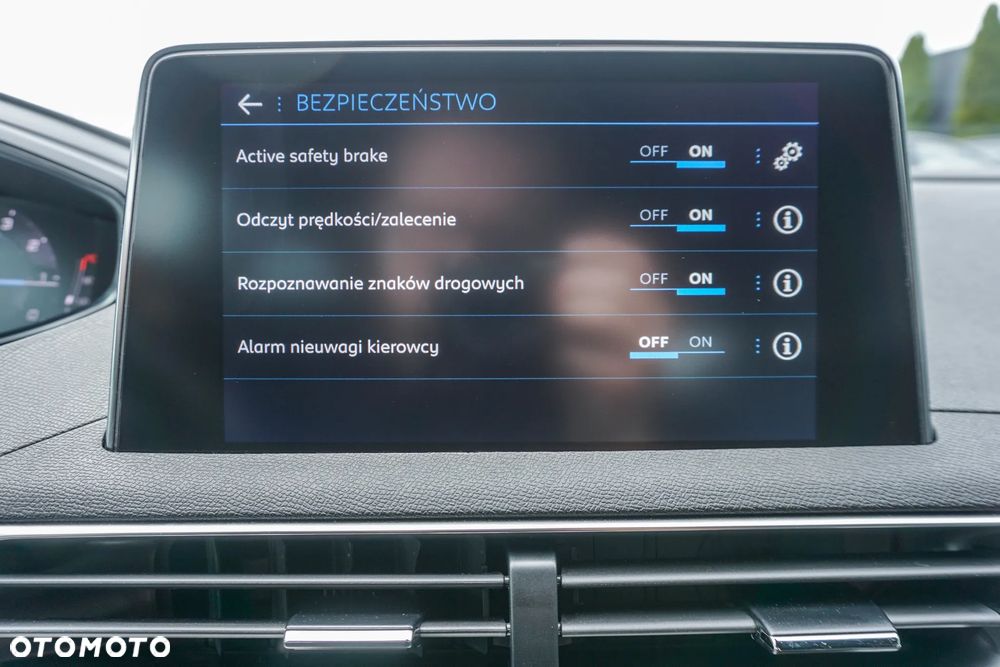 Peugeot 3008 1.2 PureTech Allure Pack S&S EAT8 - 21