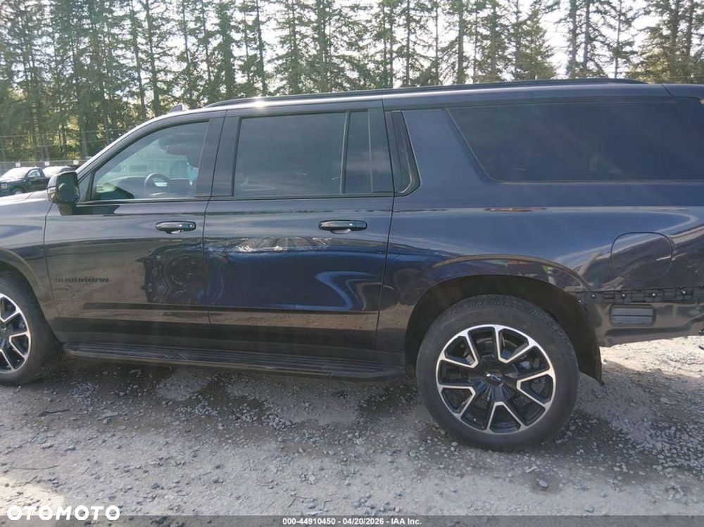 Chevrolet Suburban - 9