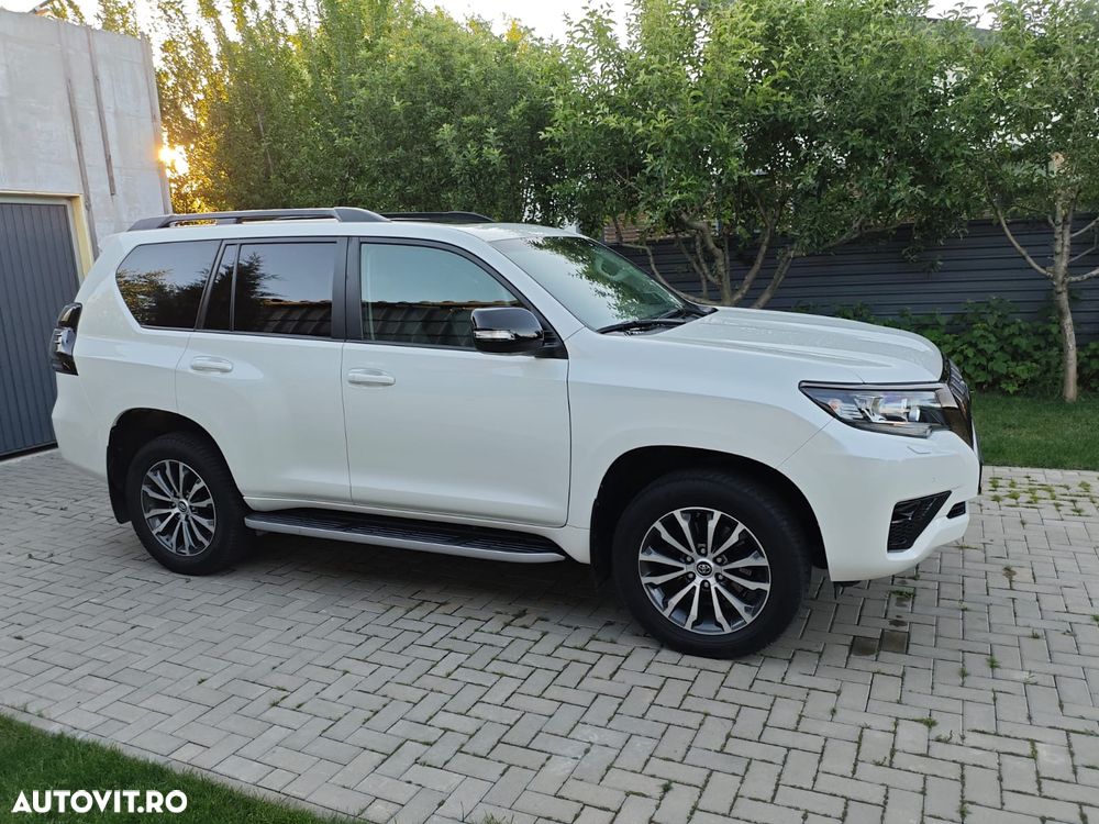 Toyota Land Cruiser 2.8l D-4D 204 CP A/T Luxury Black Matte Edition - 3