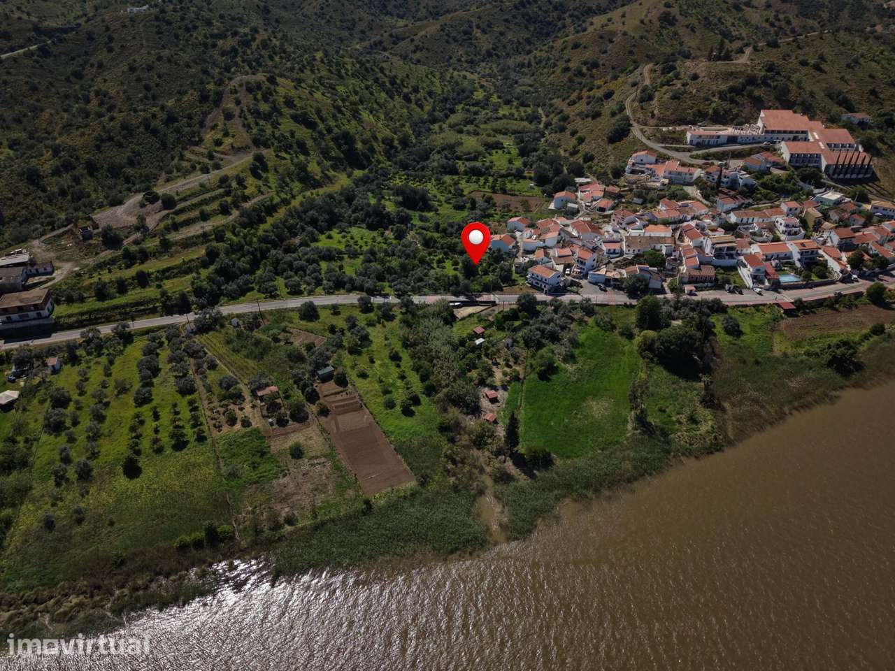 Oportunidade Única: Terreno com Viabilidade de Construção e Vista Rio - Grande imagem: 3/13
