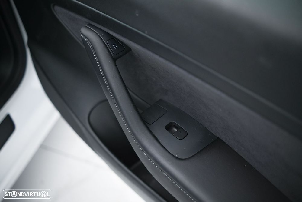 Tesla Model 3 Standard RWD Plus - 32