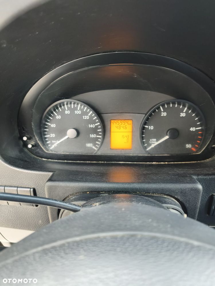 Mercedes-Benz Sprinter - 22